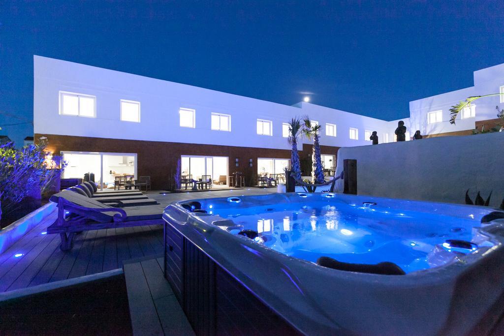 Vista Roses Mar - Villas Batik Zewnętrze zdjęcie