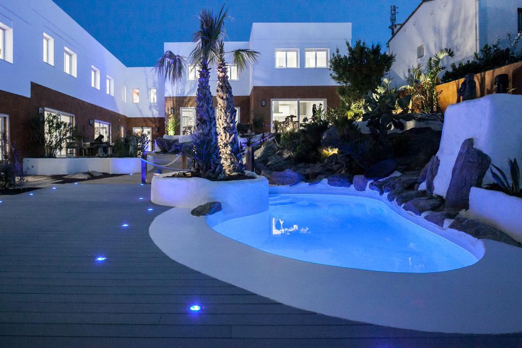 Vista Roses Mar - Villas Batik Zewnętrze zdjęcie