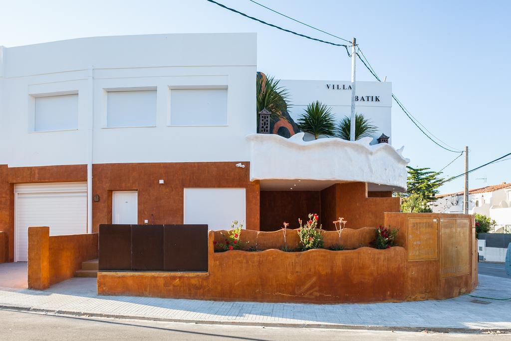 Vista Roses Mar - Villas Batik Zewnętrze zdjęcie
